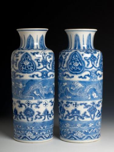 Chinese export porcelain cylindrical vases, c. 1700, Kangxi reign, Qing dynasty