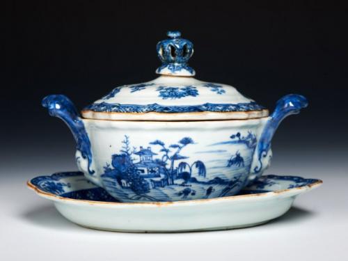 Chinese export porcelain sauce tureen and stand, c. 1780, Qianlong reign, Qing dynasty