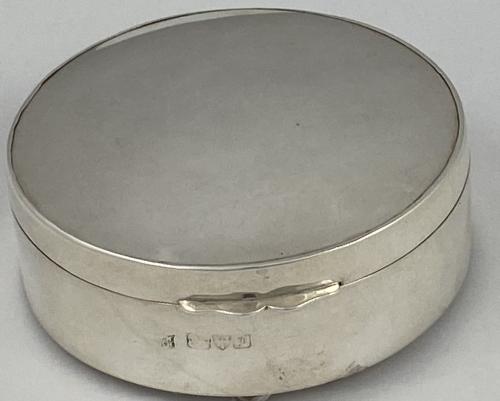 Nathan and Hayes Chester silver box 1906