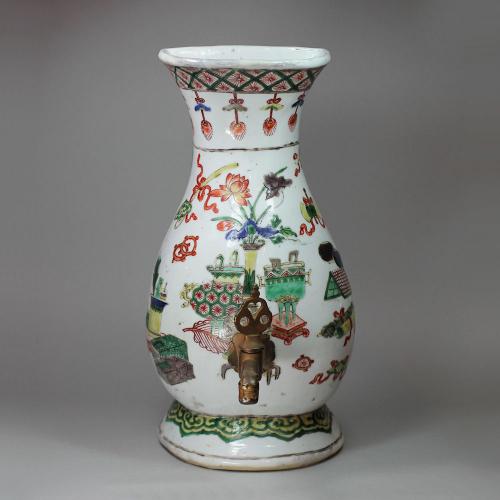 Chinese famille verte cistern, Kangxi (1662-1722)