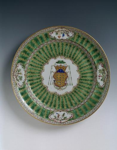 Chinese export porcelain dish arms of Bishop of Oporto, circa 1810, Jiaqing reign, Qing dynasty