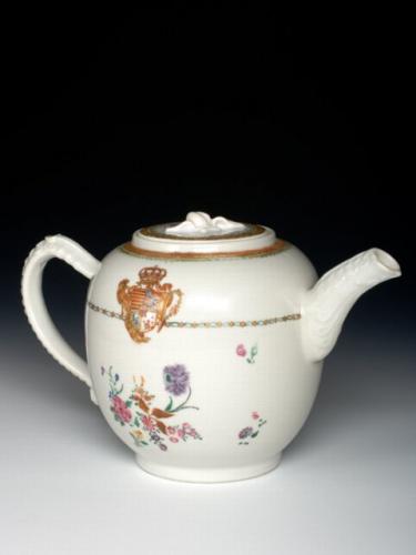 Chinese export porcelain tea pot and stand, arms of Baldaia de Tovar, c. 1770, Qianlong reign, Qing dynasty
