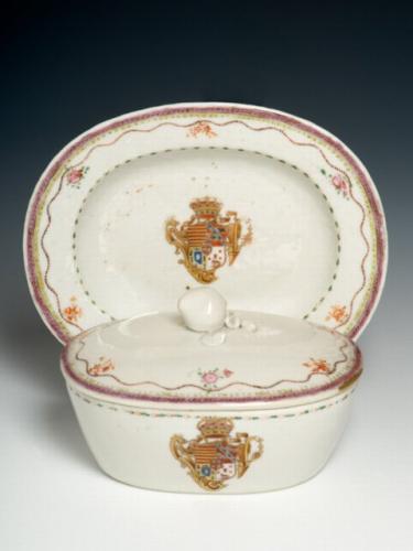 Chinese export porcelain butter tub and stand, arms of Baldaia de Tovar, c. 1770, Qianlong reign, Qing dynasty