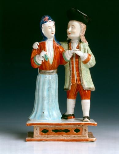 Chinese export porcelain model of a Dutch couple holding hands. Circa 1770, Qianlong reign, Qing dynasty