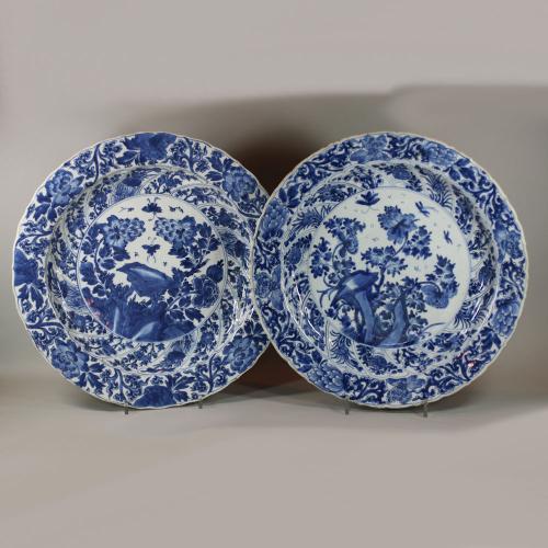 Pair of Chinese blue and white lobed dishes, Kangxi (1662-1722)