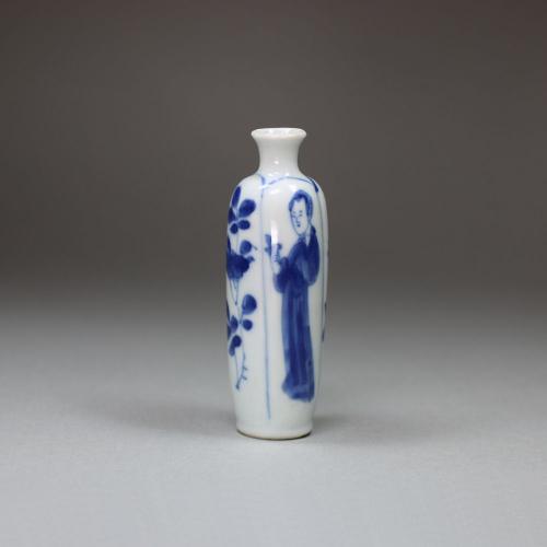 Miniature Chinese blue and white sleeve vase, Kangxi (1662-1722)