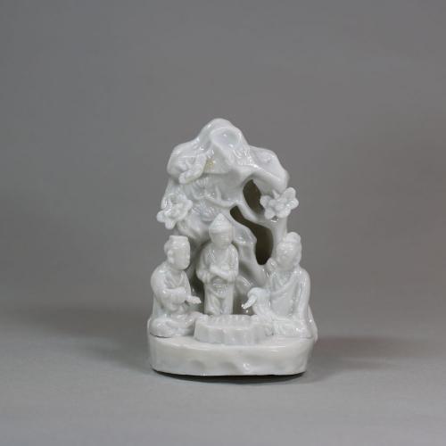 Chinese blanc de chine figure group of three Go players, Kangxi (1662-1722)