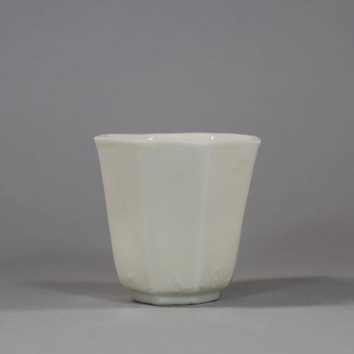 Chinese blanc de chine octagonal libation cup, early Kangxi (1662-1772)