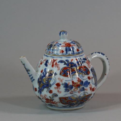 Chinese imari ribbed teapot and cover, early 18th century