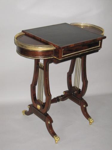 A FINE ROSEWOOD READING/WRITING & GAMES TABLE GEORGE IV, CIRCA 1825