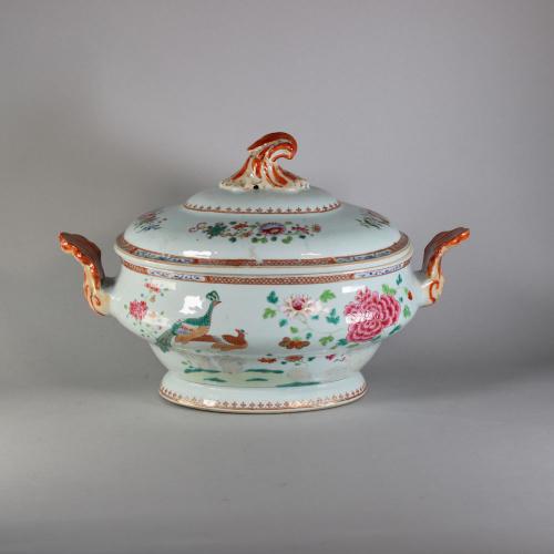 Chinese famille rose oval tureen and cover, Qianlong (1736-95)