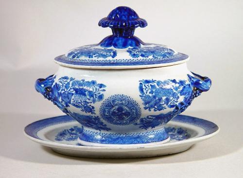 Chinese Export Blue Enamel Fitzhugh Porcelain Sauce Tureen, Cover and Stand, Circa 1810