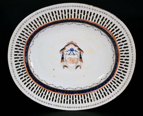 Chinese Export American-market Crested Oval Openwork Porcelain Dish, Initials MWD, Circa 1790-1810