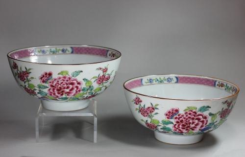 Pair of Chinese famille rose small bowls, Qianlong (1736-95)