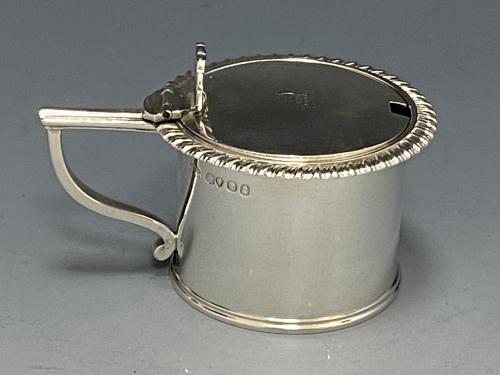 Thomas Ross Georgian silver mustard pot 1827