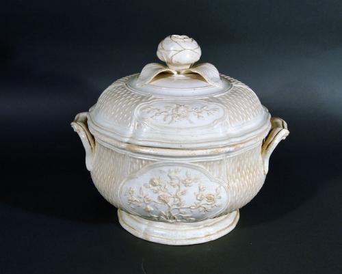 French Creamware or Faience Fine Soup Tureen, Pont-Aux-Choux, 2nd half of 18th Century