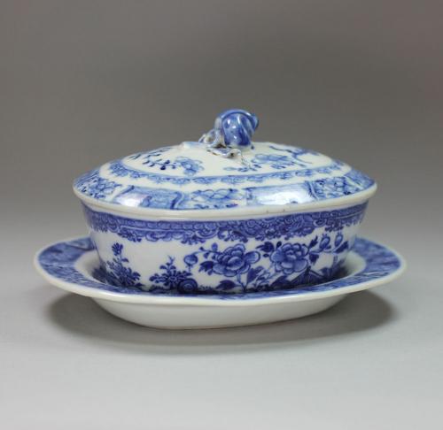 Chinese small blue and white butter tub and cover and stand, Qianlong (1736-95)
