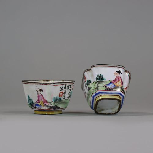 Pair of Chinese canton enamel wine cups, Qing (late 18th-early 19th Century)
