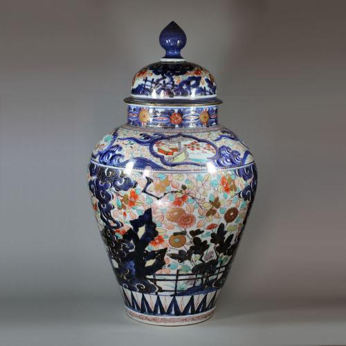 Large Japanese imari baluster jar and cover, c. 1700
