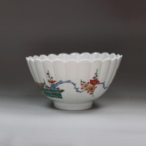 Small Japanese Kakiemon fluted bowl, 17th century