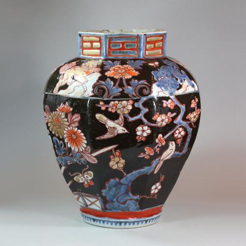 Rare Japanese imari lacquered vase, circa 1700