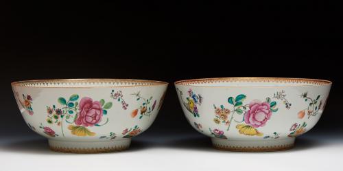 Pair of Chinese porcelain punch bowl, circa 1770, Qianlong reign