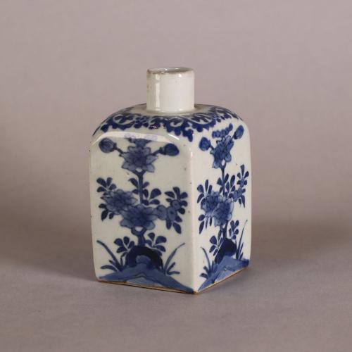 Japanese blue and white caddy, Genroku period c.1680