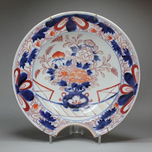 Japanese imari barber's bowl, circa 1700