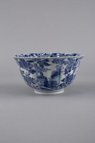 A Chinese porcelain blue and white deep fluted bowl, Kangxi 1662-1722