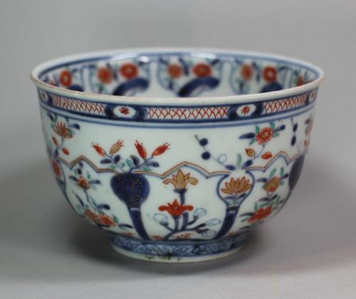 Small Japanese Arita imari bowl, c.1700