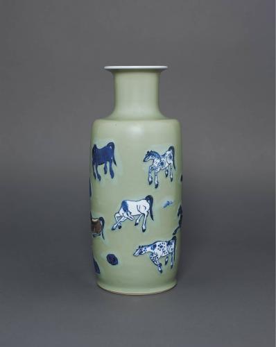 Chinese porcelain blue and white rouleau vase, Kangxi, circa 1700