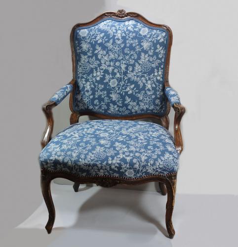 French Louis XV fauteuil elbow chair, 18th century