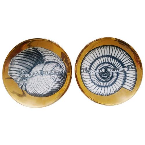 Piero Fornasetti Porcelain Gilt Pair of Seashell Porcelain Plates, Conchyliorum Pattern, Pair of Plates, Circa 1950s