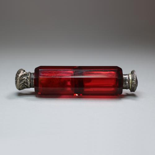 Ruby tinted double ended scent bottle, 19th century