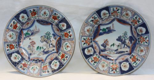 Pair of Chinese verte-imari soup plates, Qianlong (1736-95)