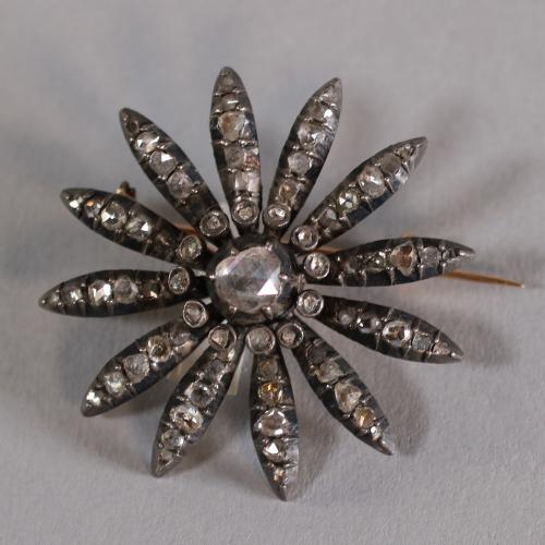 Diamond brooch, in the form of a flower