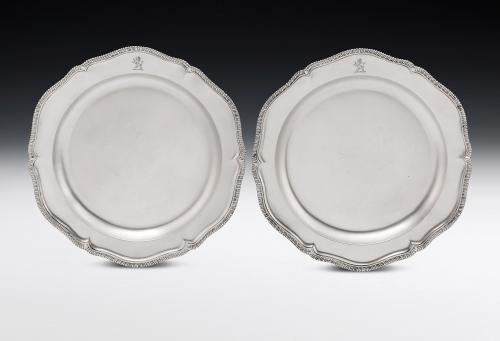 A very rare pair of George III Sideboard Dishes made in London in 1763 by Thomas Heming
