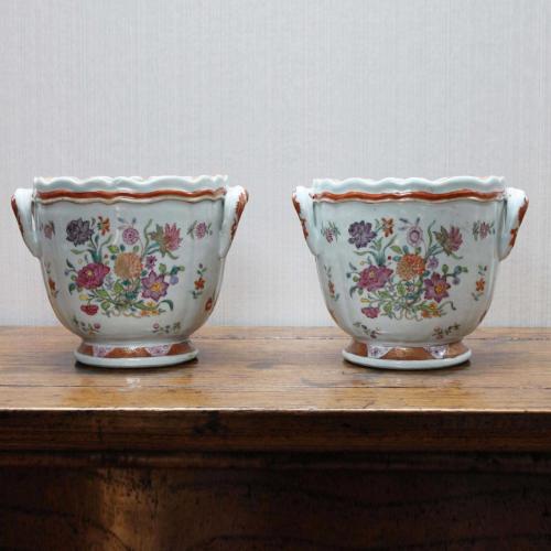 A pair of Chinese porcelain famille rose two-handled ice buckets, Qianlong 1736-1795