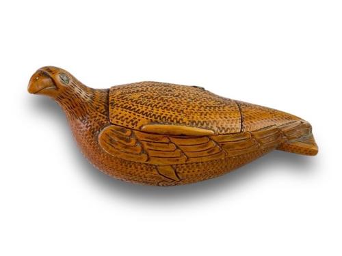 Boxwood snuff box in the form of a dove. French, late 18th century