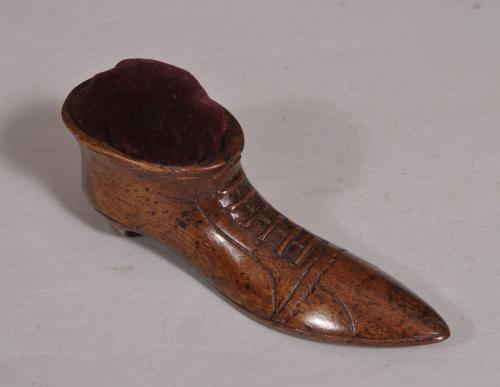 S/4437 Antique Treen 19th Century Mahogany Pin Cushion Shoe