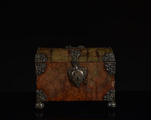 Early 18th century portuguese casket