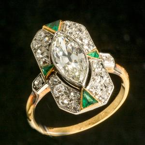 Gold Art Deco diamond and emerald ring, circa 1920