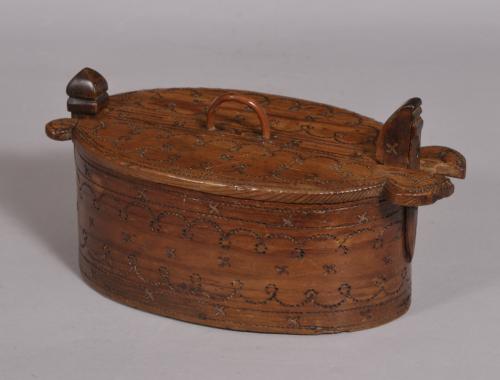 S/4434 Antique Treen 19th Century Scandinavian Bentwood Pine Food or Trinket Box