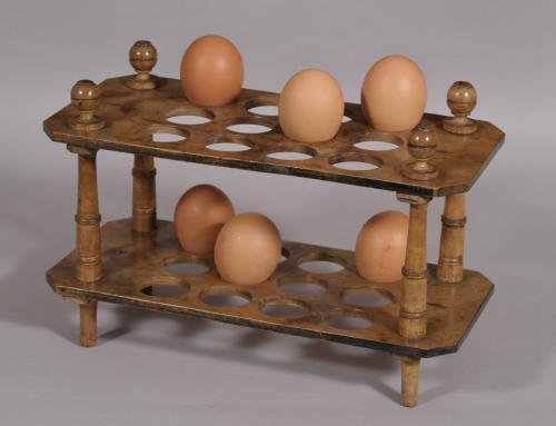 S/4455 Antique Treen Early 20th Century Edwardian Sycamore Egg Stand