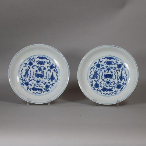 Pair of Chinese Blue and White Plates, Kangxi (1662-1722) front