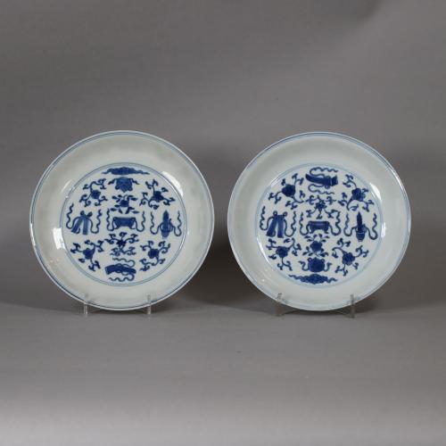 Pair of Chinese Blue and White Plates, Kangxi (1662-1722) front