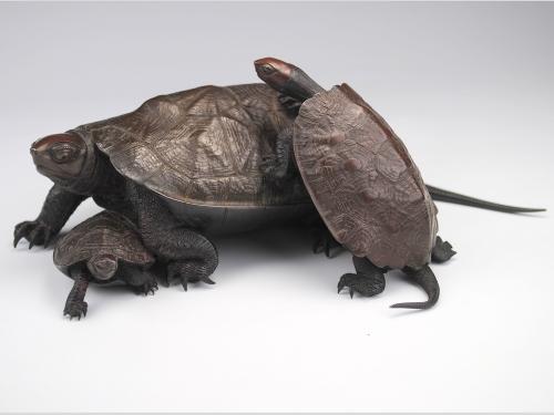 Japanese bronze okimono group of turtles signed Nogami Ryuki, Meiji period
