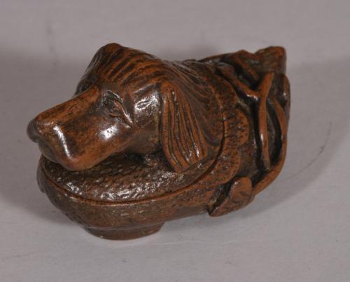 S/4593 Antique Treen 19th Century Fruitwood Hound Snuff Shoe