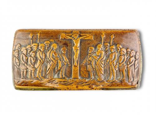 Fruitwood snuff box carved with the Crucifixion. Dutch, late 18th century