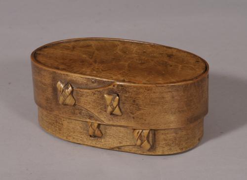 S/4765 Antique Treen 19th Century Scandinavian Birch and Pine Trinket or Jewellery Box